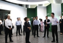 吳秀玲帶隊在上海電氣新能源發展有限公司參觀考察